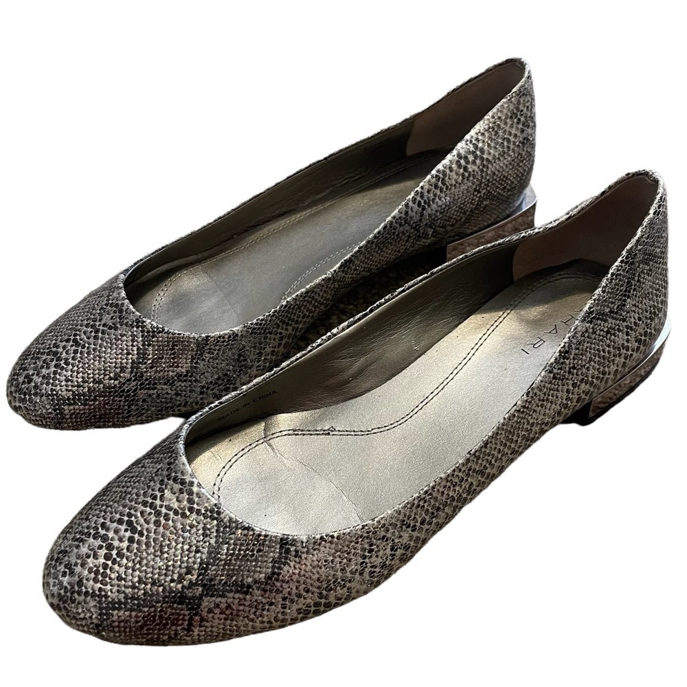 Tahari 7 Ranma Flats Iridescent Snake Print Metallic Squared Heel Round Toe